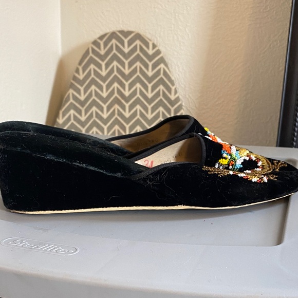 Black Velvet Mules with Dragon Embroidery vintage worn once - Picture 5 of 12